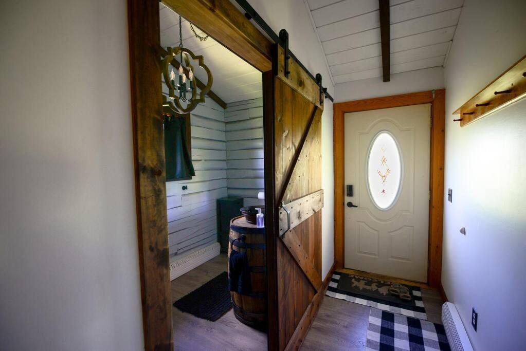 Cozy Cabin With Hottub At Cloverdale Cabins Hinckley Dış mekan fotoğraf