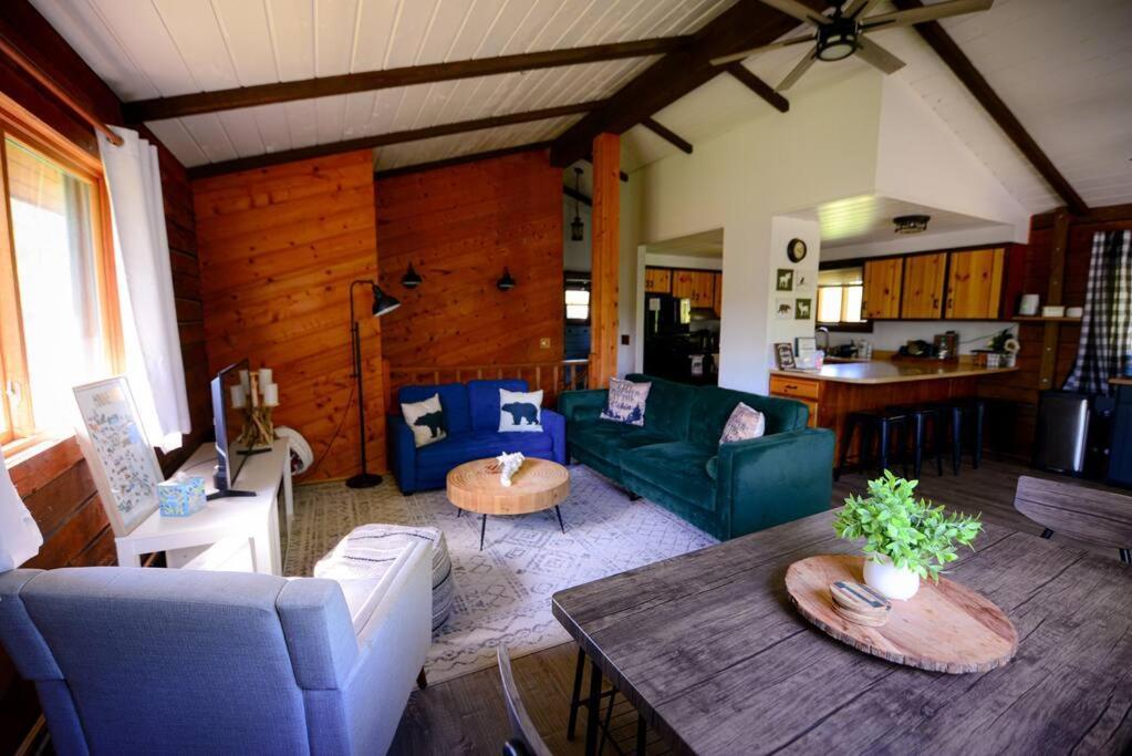 Cozy Cabin With Hottub At Cloverdale Cabins Hinckley Dış mekan fotoğraf