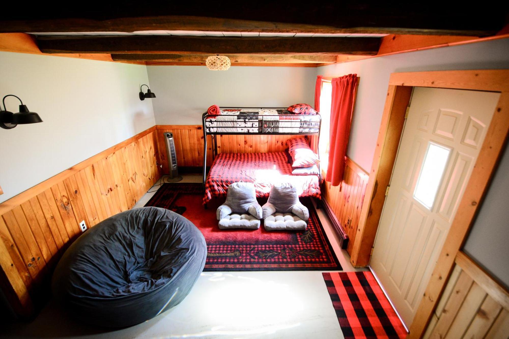 Cozy Cabin With Hottub At Cloverdale Cabins Hinckley Dış mekan fotoğraf